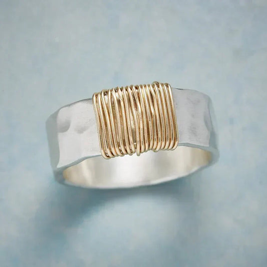 Plata and Oro Wire Wrapped Anillo