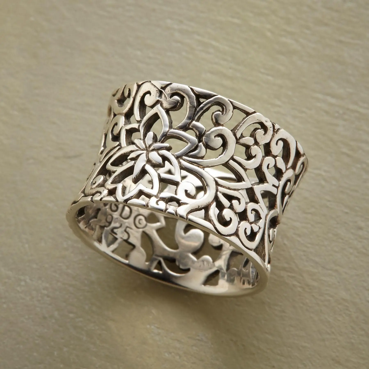 Plata Ornate Filigree Anillo
