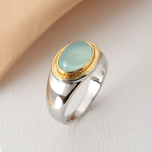 Plata and Oro Bezel Cabochon Anillo