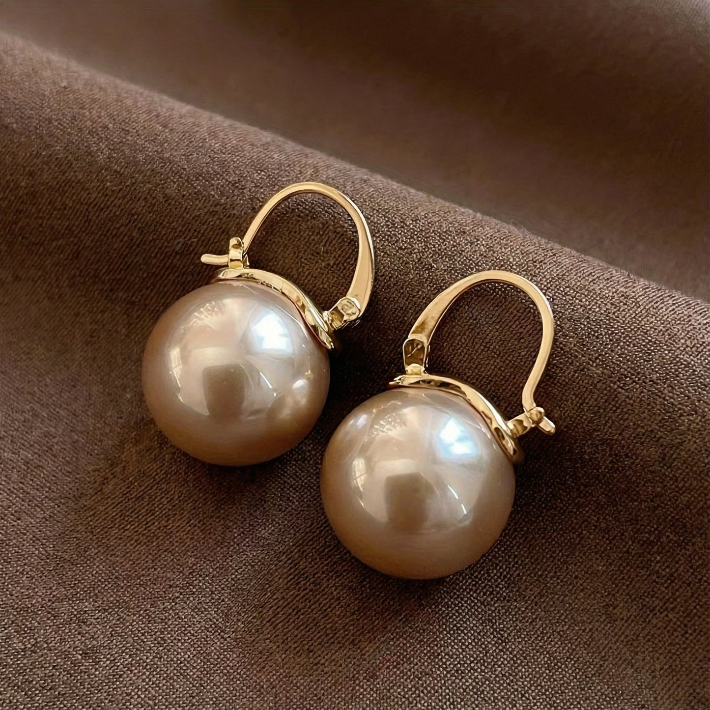 Whisper of Perlas Aretes