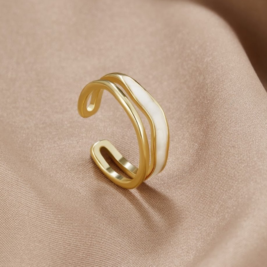 Oro Sculptural Wrap Anillo