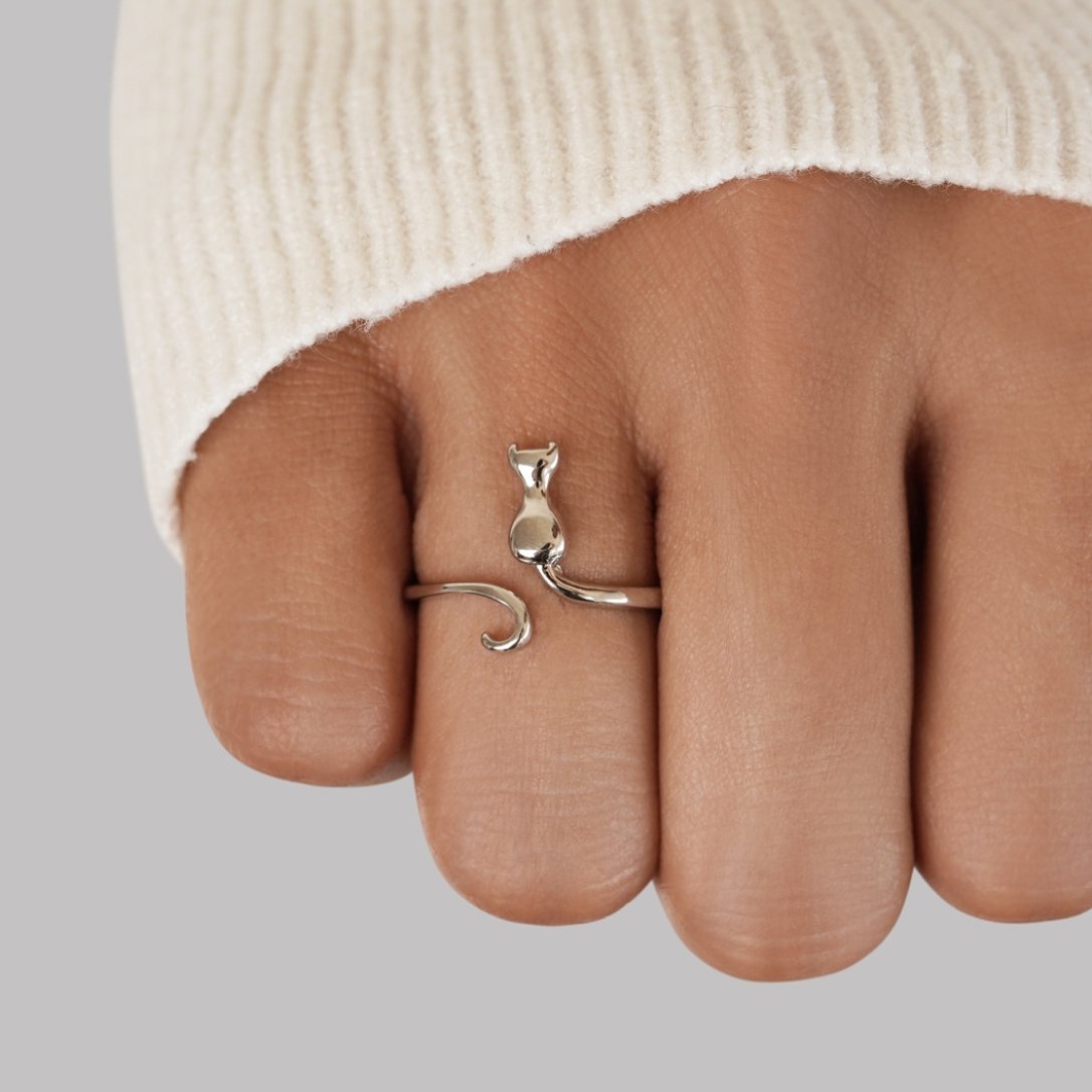 Plata Cat Motif Anillo