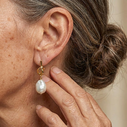 Knotted Perla Elegance Aretes