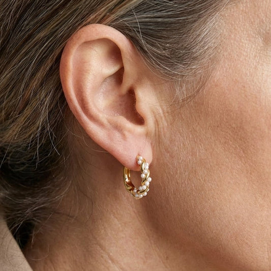 Twirled Perla Aretes de Aro