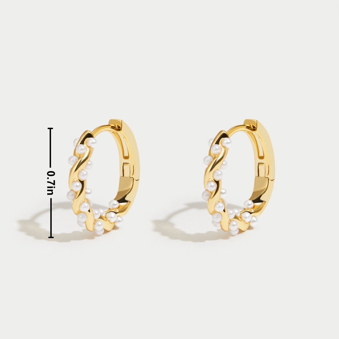 Twirled Perla Aretes de Aro