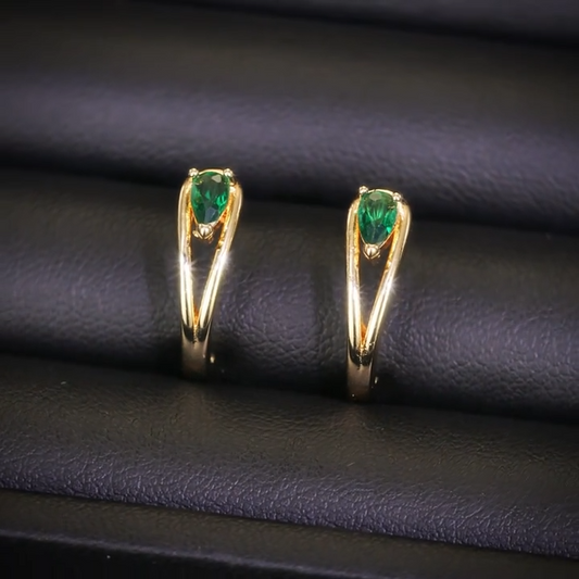 Oro Esmeralda Accent Aretes de Aro