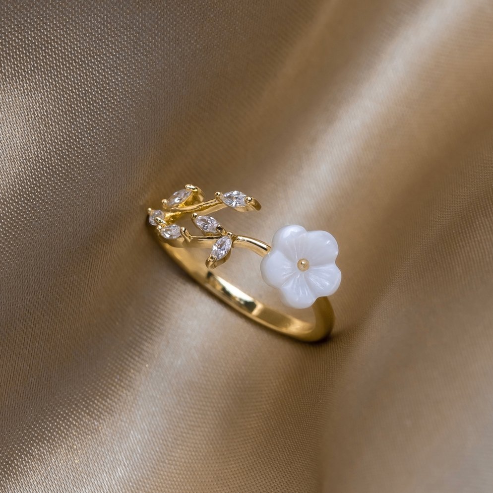 Oro Floral and Leaf Open Anillo
