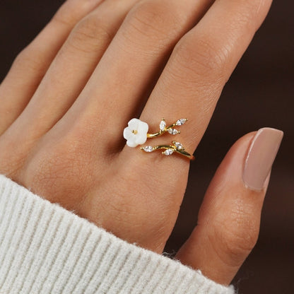 Oro Floral and Leaf Open Anillo